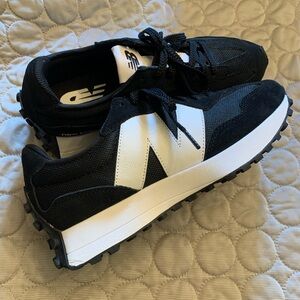 New Balance 327 sneakers